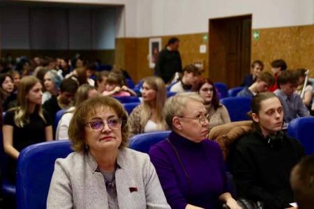 Ольга Алимова в ходе рабочей поездки в Калининградскую область приняла участие в традиционном смотре-конкурсе художественной самодеятельности Калининградского морского рыбопромышленного колледжа