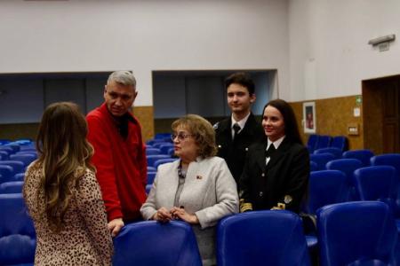 Ольга Алимова в ходе рабочей поездки в Калининградскую область приняла участие в традиционном смотре-конкурсе художественной самодеятельности Калининградского морского рыбопромышленного колледжа