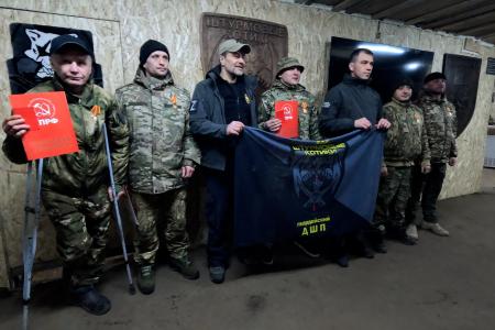 День второй рабочей поездки Александра Ющенко в Херсонскую и Запорожскую области: встречи со школьниками, поддержка военнослужащих и работа на полигонах
