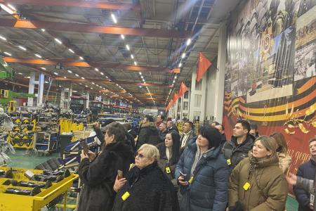 Слушатели партийно-профсоюзной школы КПРФ посетили Кировский завод
