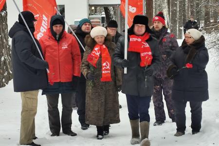 Тюменские коммунисты почтили память И.В. Сталина в День его 146-летия