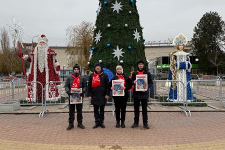 Сталинградская праздничная Красная палатка зовет на Народный референдум КПРФ!