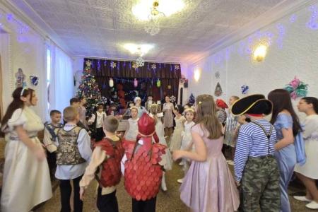 В Луганске с рабочим визитом: делегация КПРФ во главе с Казбеком Тайсаевым провела серию встреч накануне Нового года