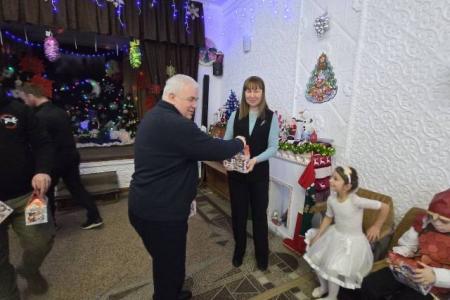 В Луганске с рабочим визитом: делегация КПРФ во главе с Казбеком Тайсаевым провела серию встреч накануне Нового года