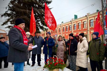 Коммунисты Нижнего Новгорода отметили 120-летие главной баррикады Сормово