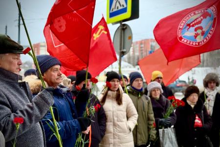 Коммунисты Нижнего Новгорода отметили 120-летие главной баррикады Сормово