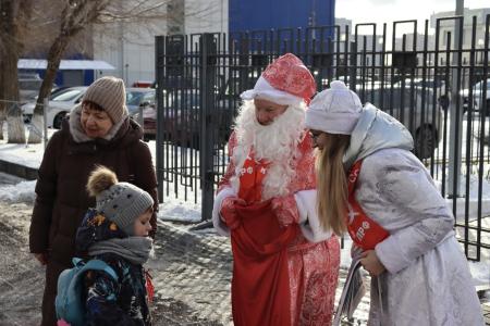 Коммунисты подарили волгоградцам праздник и частичку истории