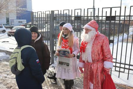 Коммунисты подарили волгоградцам праздник и частичку истории