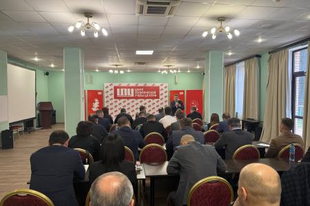 Лидер коммунистов Новосибирской области Анатолий Локоть поделился со слушателями Центра политической учебы своим управленческим опытом