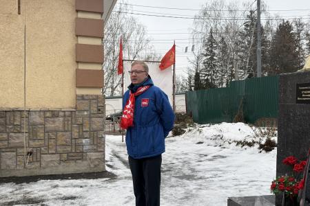 «Не только руководитель Советского государства, но и революционер». Пензенские коммунисты отметили 146-летие со Дня рождения И.В. Сталина