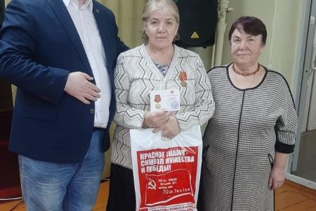 Лидер ивановских коммунистов Александр Бойков посетил волонтёров Юрьевецкого района