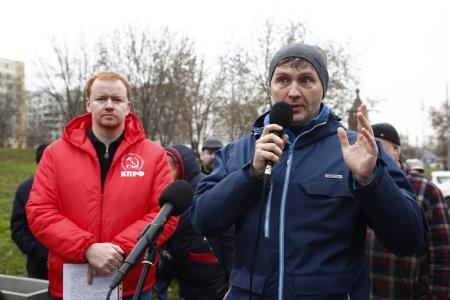 Убрать опасные «остановочные платформы»! Д.А. Парфёнов провёл встречу с москвичами по теме «островков безопасности» и платных парковок