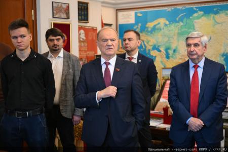Г.А. Зюганов поздравил шахматистов спортклуба КПРФ с яркими победами в уходящем 2025 году