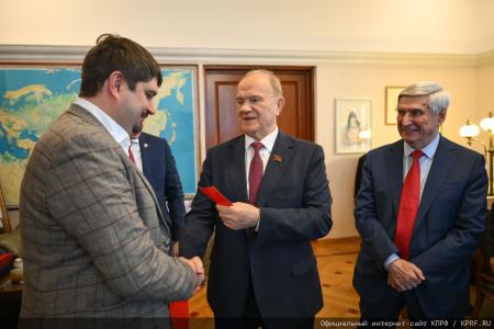 Г.А. Зюганов поздравил шахматистов спортклуба КПРФ с яркими победами в уходящем 2025 году