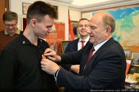 Г.А. Зюганов поздравил шахматистов спортклуба КПРФ с яркими победами в уходящем 2025 году