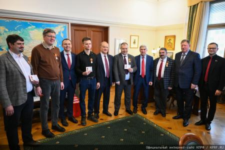 Г.А. Зюганов поздравил шахматистов спортклуба КПРФ с яркими победами в уходящем 2025 году