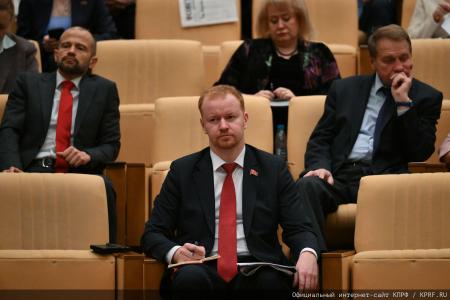 Под председательством Г.А. Зюганова состоялось итоговое в 2025 году заседание фракции КПРФ в Госдуме и секретариата ЦК КПРФ