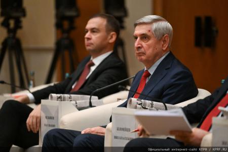 Под председательством Г.А. Зюганова состоялось итоговое в 2025 году заседание фракции КПРФ в Госдуме и секретариата ЦК КПРФ