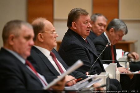 Под председательством Г.А. Зюганова состоялось итоговое в 2025 году заседание фракции КПРФ в Госдуме и секретариата ЦК КПРФ