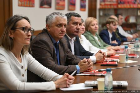 Г. А. Зюганов встретился в Госдуме с делегацией из Костромской области
