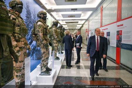 Г.А. Зюганов принял участие в открытии выставки "Российская легкая промышленность"
