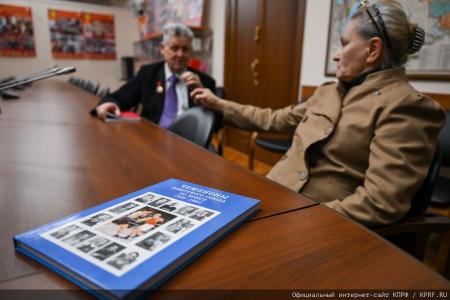 Г.А. Зюганов и В.И. Кашин приняли участие в открытии выставки "130-летие российского бокса"