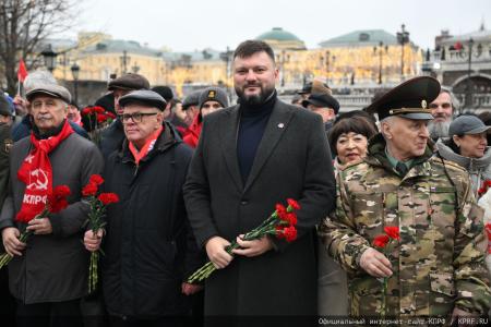Коммунисты отметили годовщину начала контрнаступления советских войск под Москвой