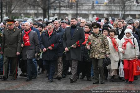 Коммунисты отметили годовщину начала контрнаступления советских войск под Москвой