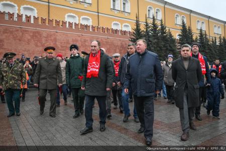 Коммунисты отметили годовщину начала контрнаступления советских войск под Москвой