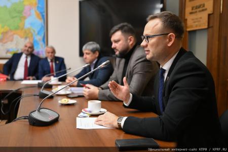 В Госдуме спортсменам вручили благодарственные письма и памятные награды от КПРФ