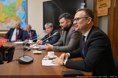 В Госдуме спортсменам вручили благодарственные письма и памятные награды от КПРФ