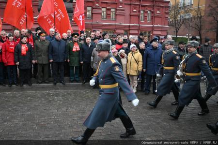 Коммунисты отметили годовщину начала контрнаступления советских войск под Москвой