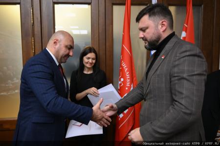 В Госдуме спортсменам вручили благодарственные письма и памятные награды от КПРФ