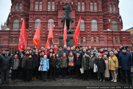 Коммунисты отметили годовщину начала контрнаступления советских войск под Москвой