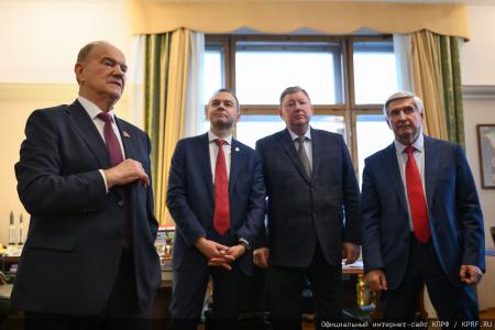 Г.А. Зюганов поздравил шахматистов спортклуба КПРФ с яркими победами в уходящем 2025 году