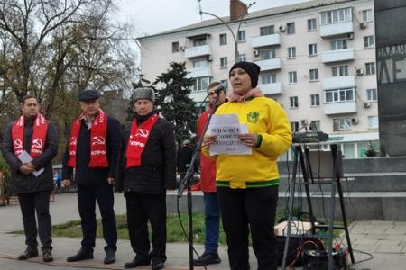 «НЕТ - тарифному и ценовому грабежу! Да - социально-экономическому благополучию людей труда!». Ростовские коммунисты провели митинг против повышения тарифов на услуги ЖКХ