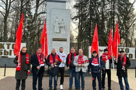 Костромские коммунисты провели автопробег, посвящённый  контрнаступлению советских войск против немецко-фашистских захватчиков в битве под Москвой в 1941 г.