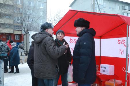 В Омске «красные палатки» продолжают свою работу в поддержку Народного референдума КПРФ