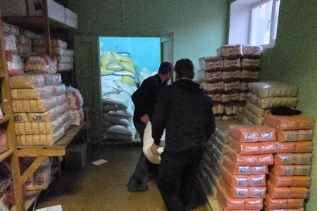 КПРФ пришла на помощь брянскому приграничью. Жители Климовского района получают гуманитарную помощь