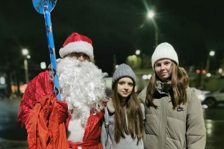 Коммунисты города Иваново проводят предновогоднюю акцию «Красный Дед Мороз»