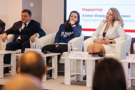 Мария Дробот представила «Программу Победы» КПРФ на Конгрессе политтехнологов