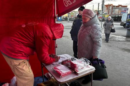 В Смоленске при активной поддержке горожан продолжается акция «Красная палатка»