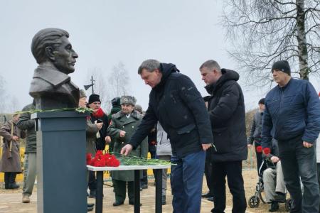 На территории парка истории «Смоленский рубеж» торжественно открыт бюст И.В. Сталина