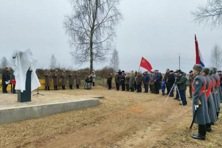 На территории парка истории «Смоленский рубеж» торжественно открыт бюст И.В. Сталина