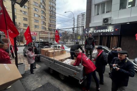 Подарки детям Луганска от коммунистов Ставрополья