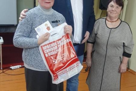 Лидер ивановских коммунистов Александр Бойков посетил волонтёров Юрьевецкого района