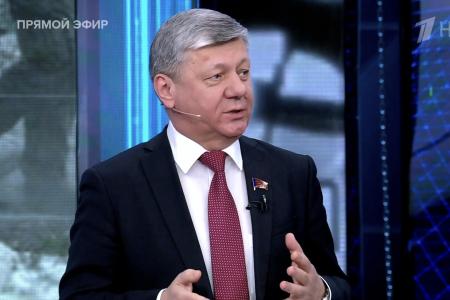Дмитрий Новиков на Первом канале о противоречиях США и ЕС и о том, что давление на левые силы в Европе означает отсутствие демократии