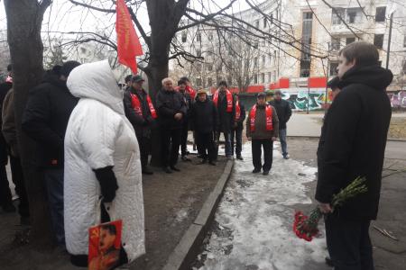 Митинг в Воронеже: Вечная слава великому Сталину!