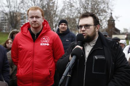 Убрать опасные «остановочные платформы»! Д.А. Парфёнов провёл встречу с москвичами по теме «островков безопасности» и платных парковок