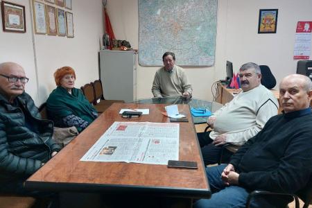 Подмосковные коммунисты: В Новый год с новыми победами!